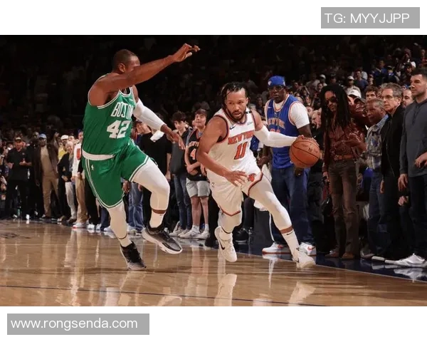 纽约尼克斯豪取五连胜稳居东部第二,布伦森32分10助攻领跑季后赛前景光明 纽约尼克斯豪取五连胜稳居东部第二,布伦森32分10助攻领跑季后赛前景光明